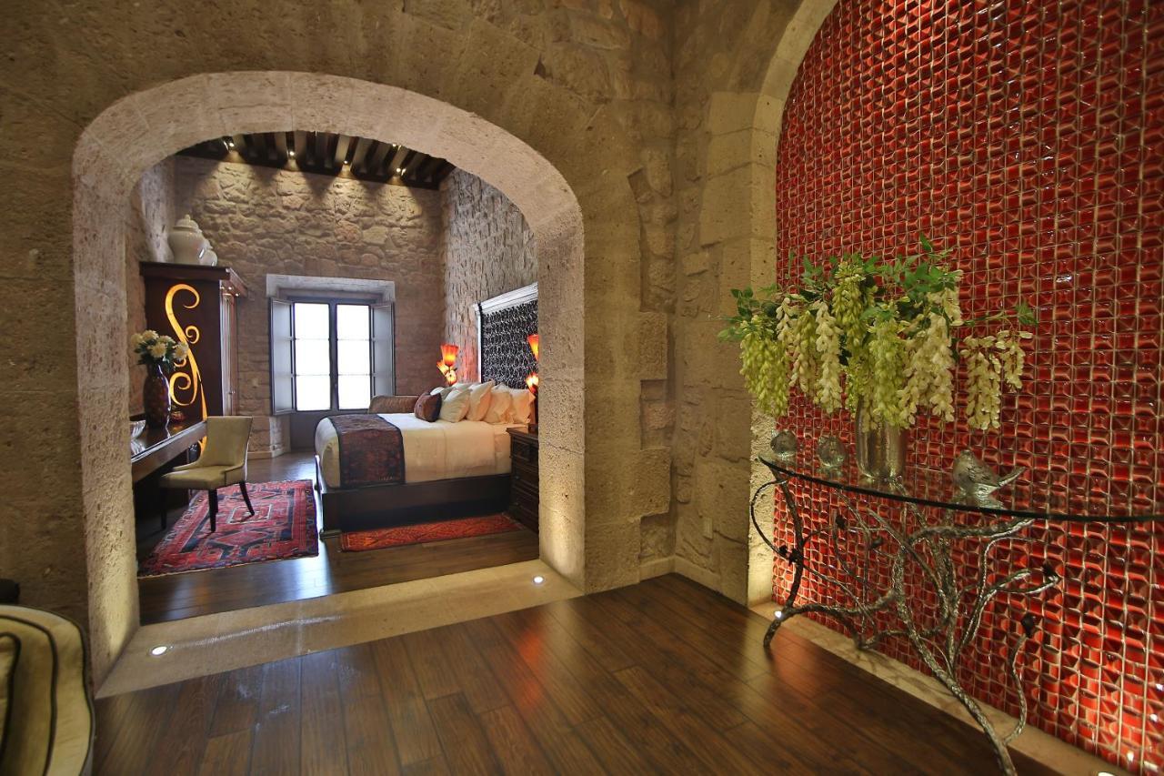 Hotel De La Soledad Морелия Екстериор снимка