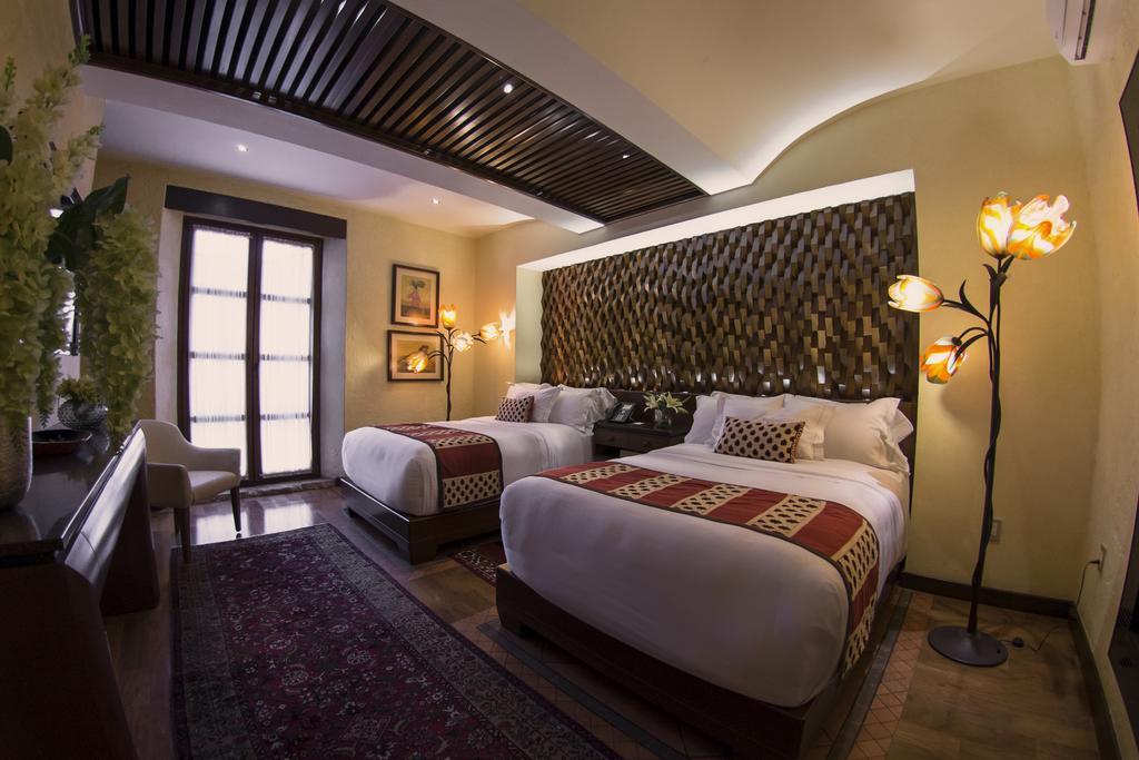 Hotel De La Soledad Морелия Екстериор снимка