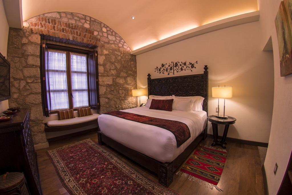 Hotel De La Soledad Морелия Екстериор снимка